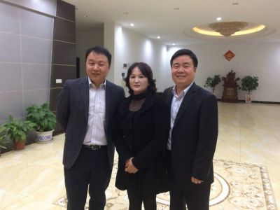 March 28, 2017, Yang Xinxian deputy magistrate Chen Xinhua, county economic development zone secretary Cheng Fenghua, county letter manager Yang Libin accompanied the provincial abode Office Hou Jiwen