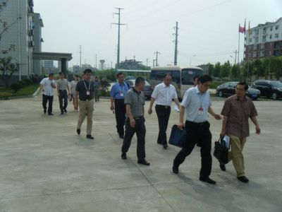 Municipal People's Congress Secretary-General and his party to visit our company to guide the work